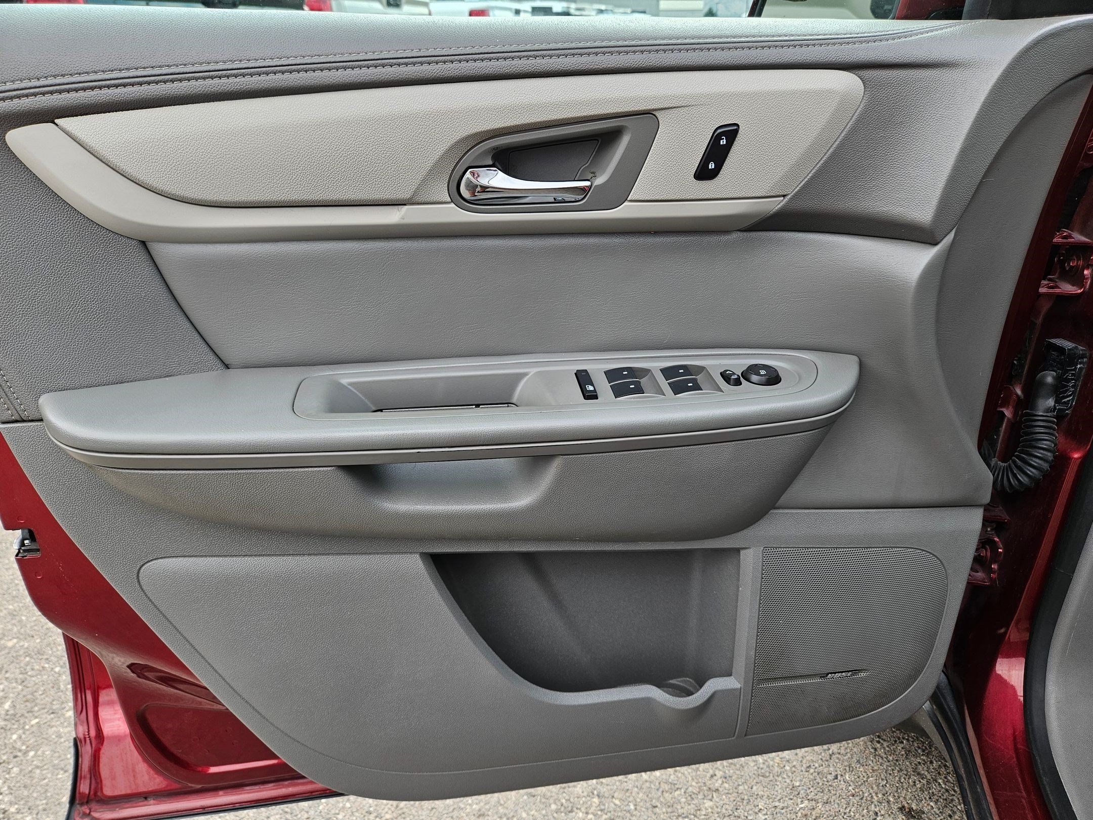 Used 2015 Siren Red Tintcoat Chevrolet LT image 12