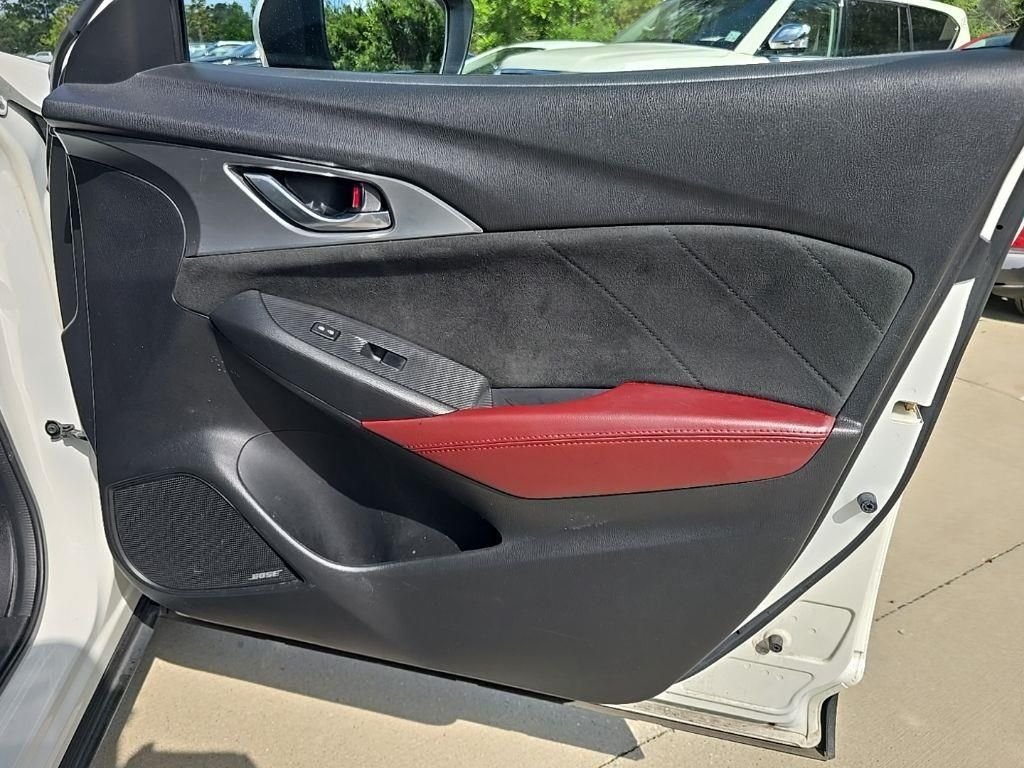 Used 2018  Mazda Grand Touring image 36
