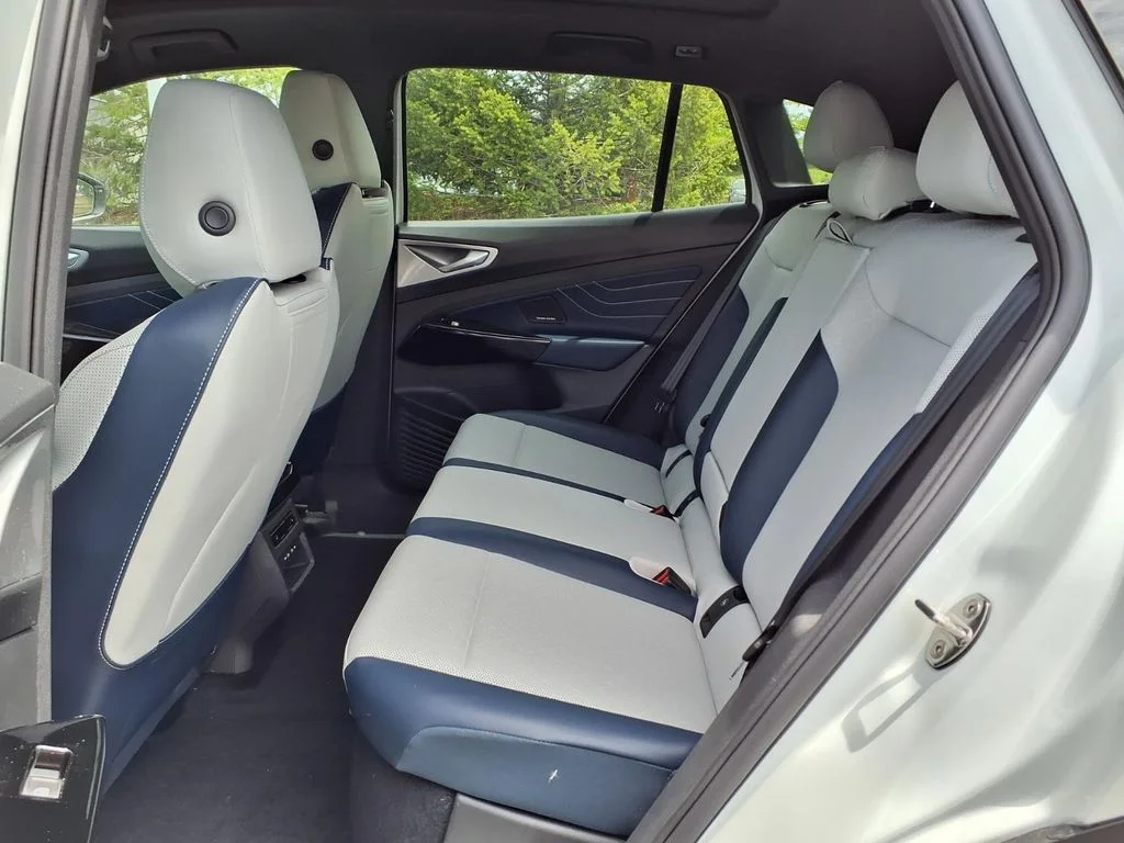 New 2026 Opal White with Black Roof Volkswagen Pro S Plus image 16