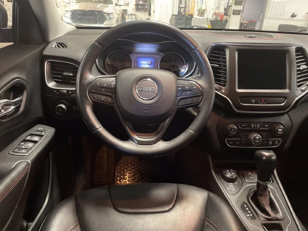 Used 2019 Beige Jeep Trailhawk image 18