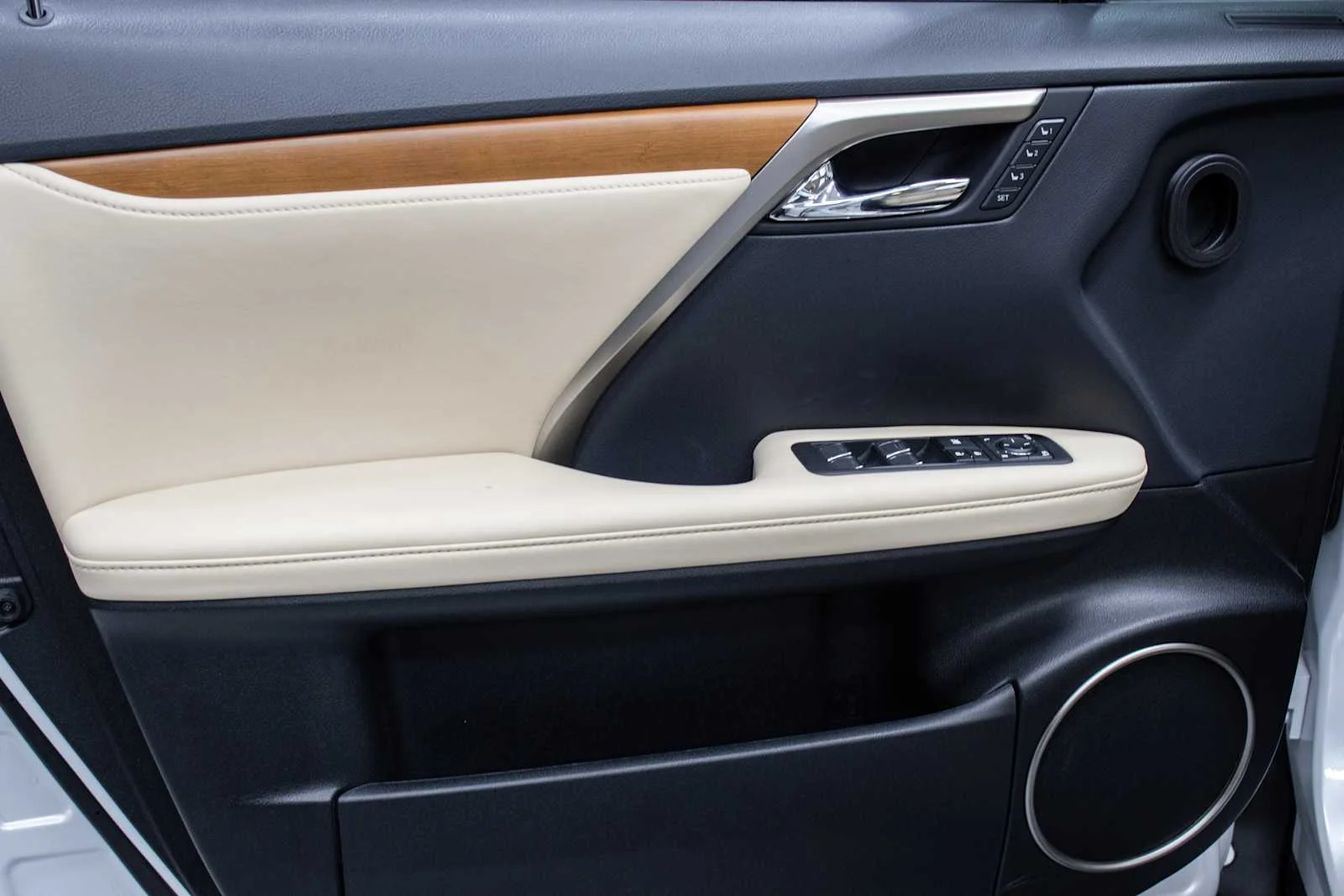 Certified Used 2022 EMINENT WHITE PEARL Lexus  image 16