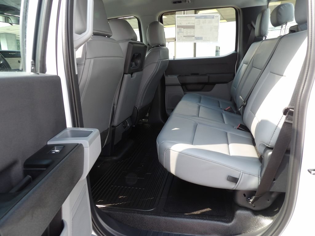 New 2026 Oxford White Ford F-250® XL image 26