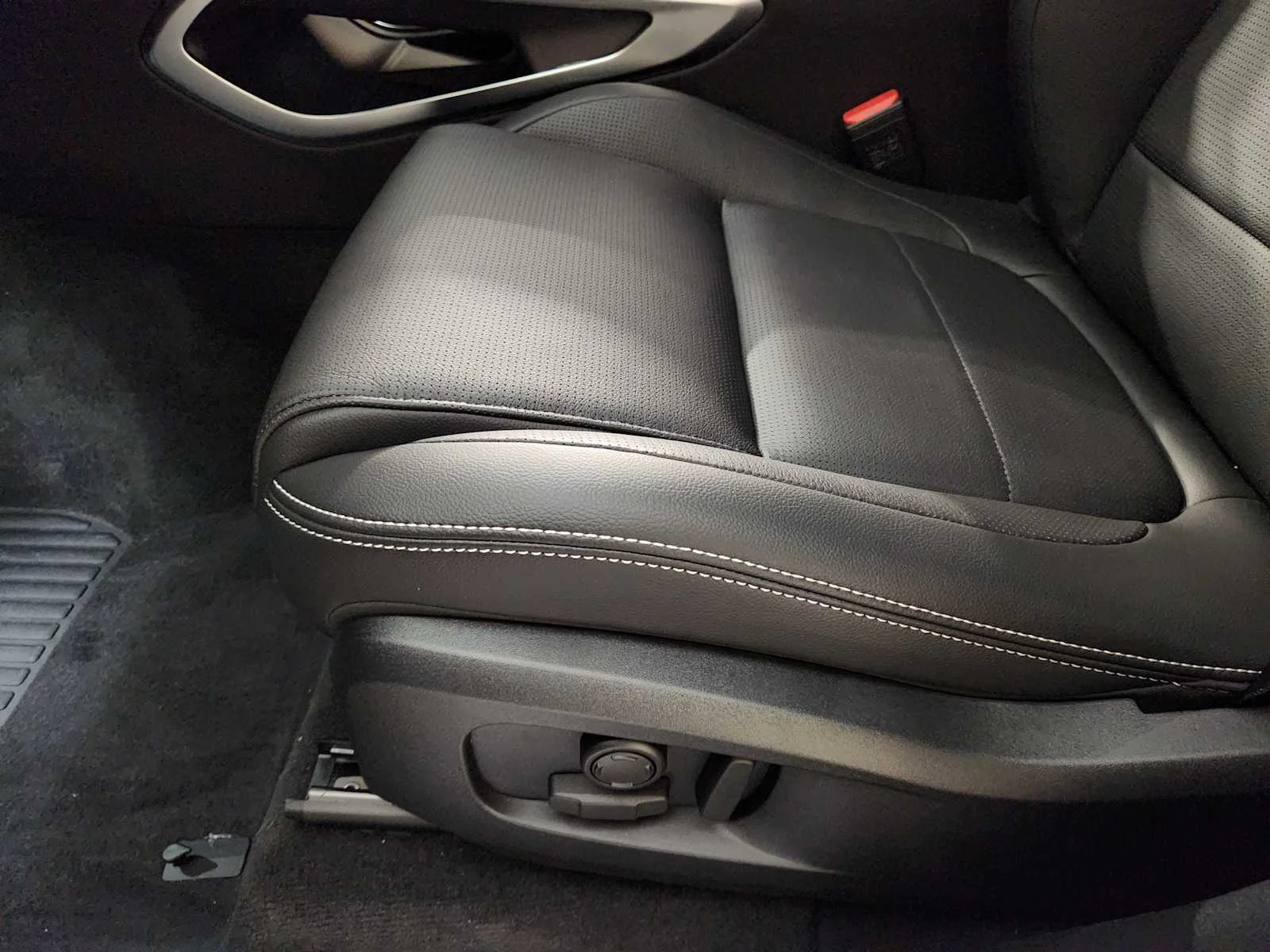 2026 Jaguar F-Pace R-Dynamic S - Photo 44