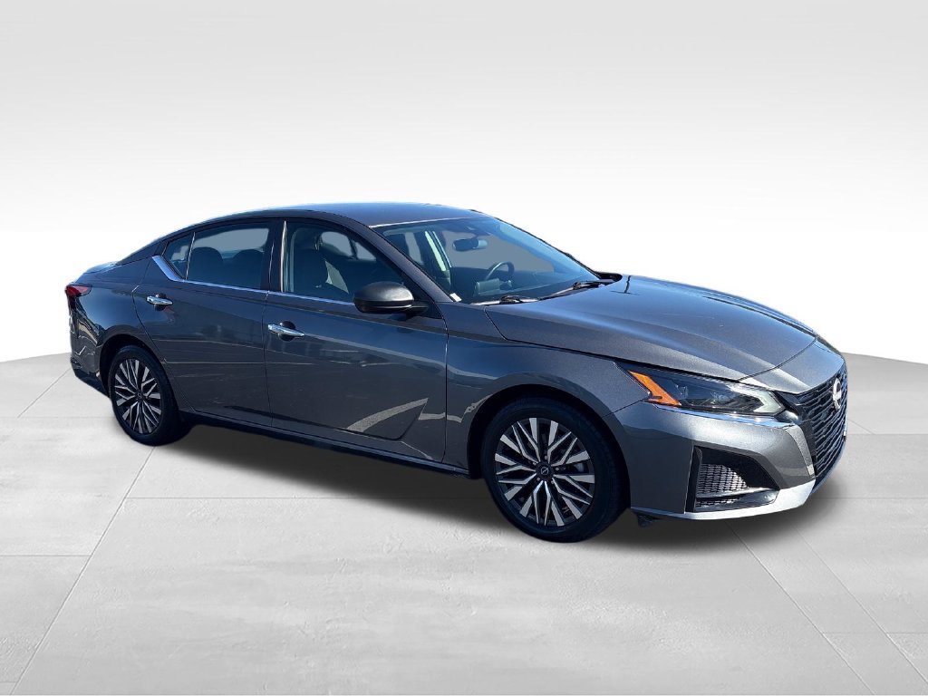 Used 2024 Gray Nissan 2.5 SV image 7