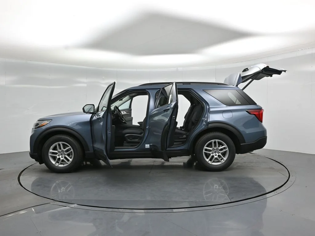 New 2026 Vapor Blue Metallic Ford Active image 33