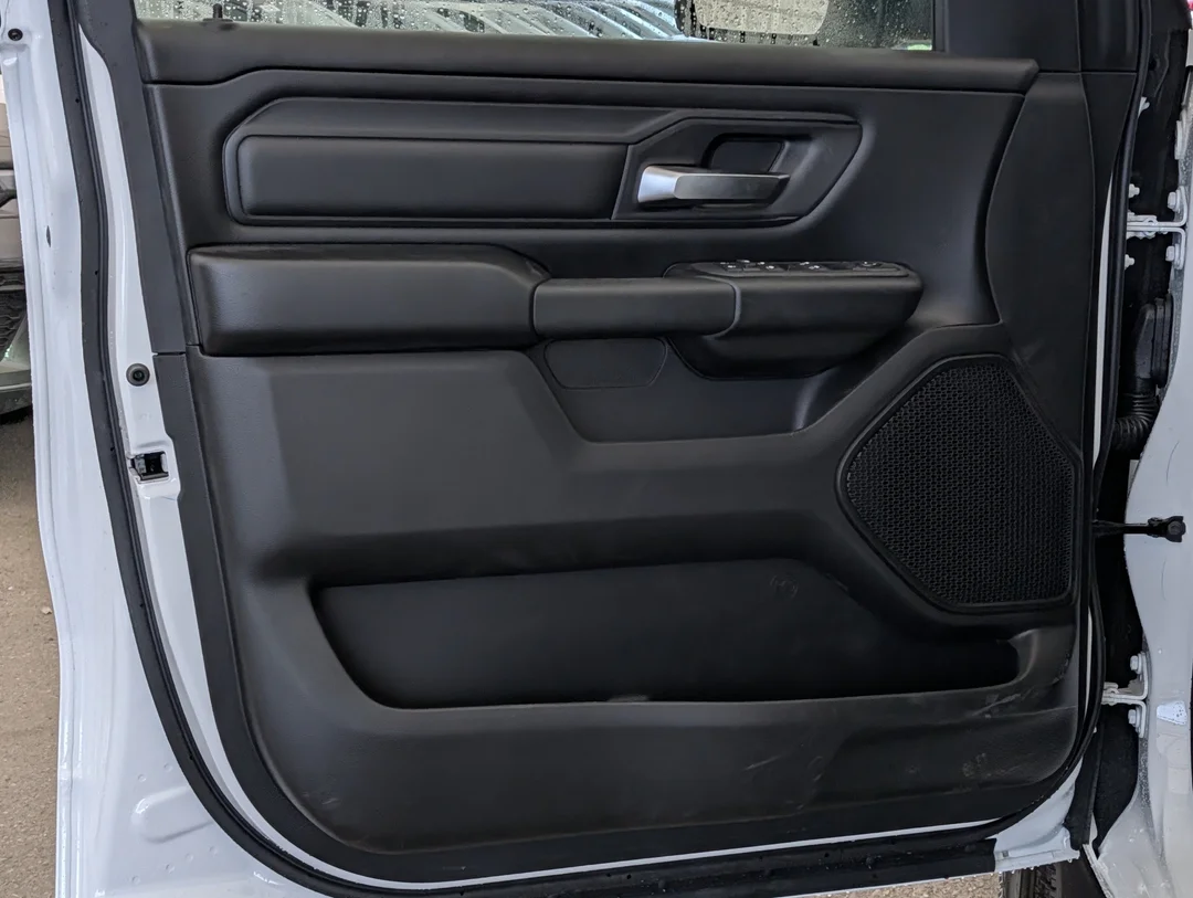 New 2026 White RAM Express - - 4x4 - Remote Start - Adaptive Cruise Control - Class IV Towing & More! image 12
