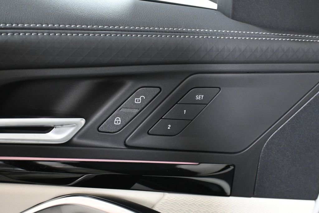New 2027 Alpine White BMW xDrive28i image 25