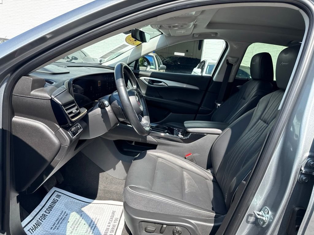 Used 2025 Gray Buick Avenir image 9