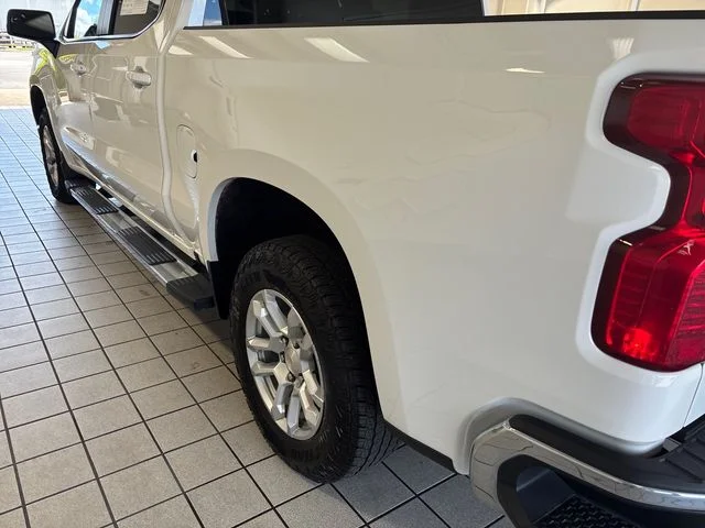 Used 2025 Summit White Chevrolet LT image 19