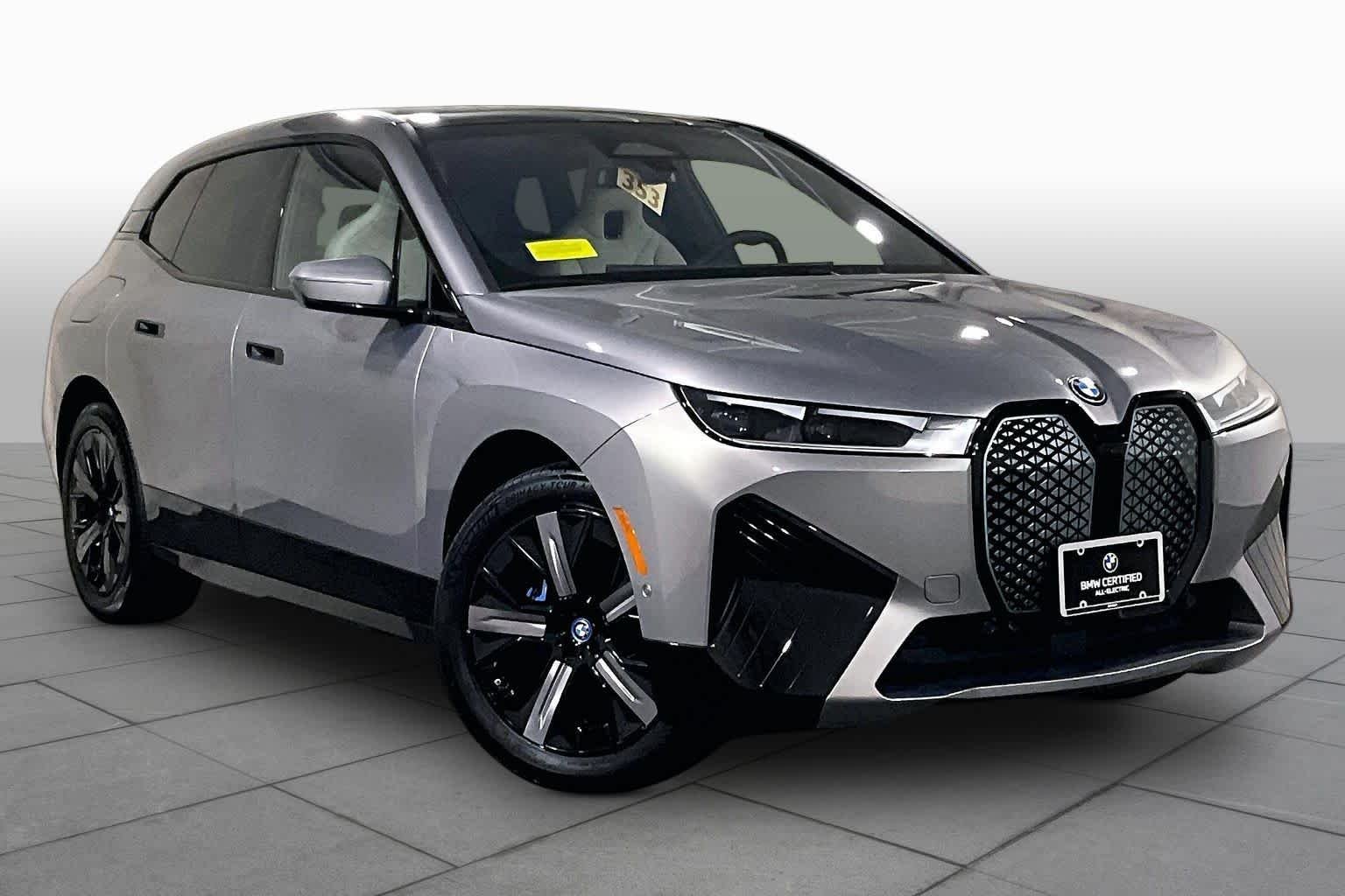 Used 2025  BMW xDrive50 image 2