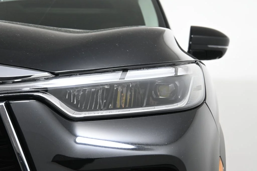 Used 2025 Black INFINITI Sensory image 10