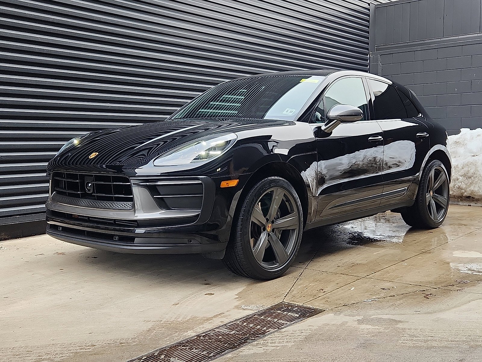2025 Porsche Macan T