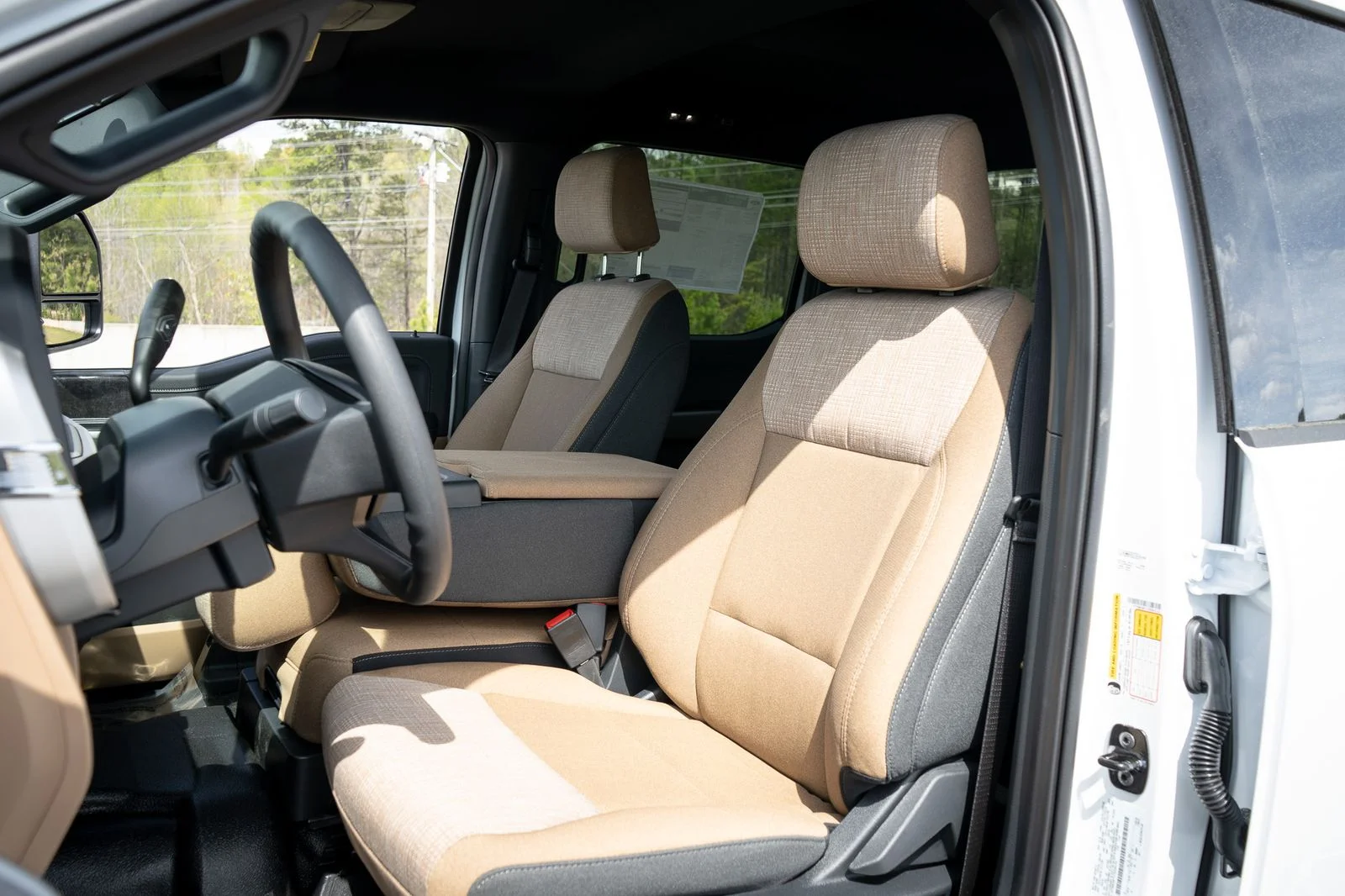 New 2026 Oxford White Ford F-350® XLT image 15