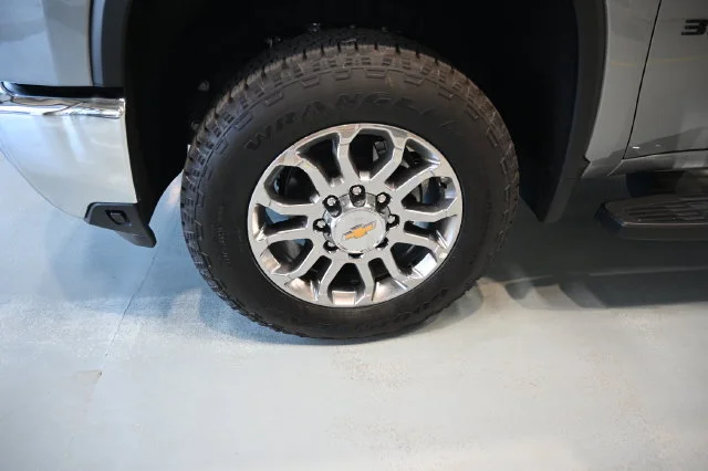 2026 Chevrolet Silverado 3500 HD LTZ - Photo 37
