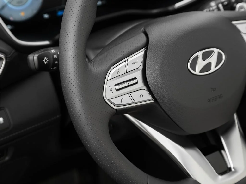 Used 2021 Gray Hyundai SE image 46