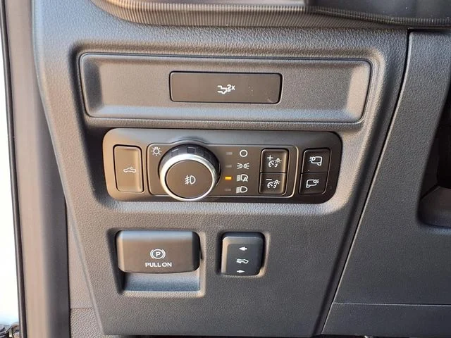New 2026 Oxford White Ford Lariat image 12