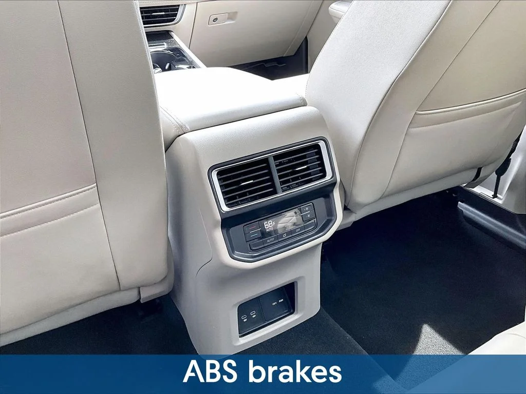 2026 Volkswagen Atlas SE w/Tech - Photo 13