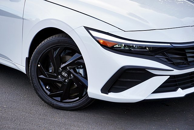 New 2026 White Hyundai SEL Sport image 3