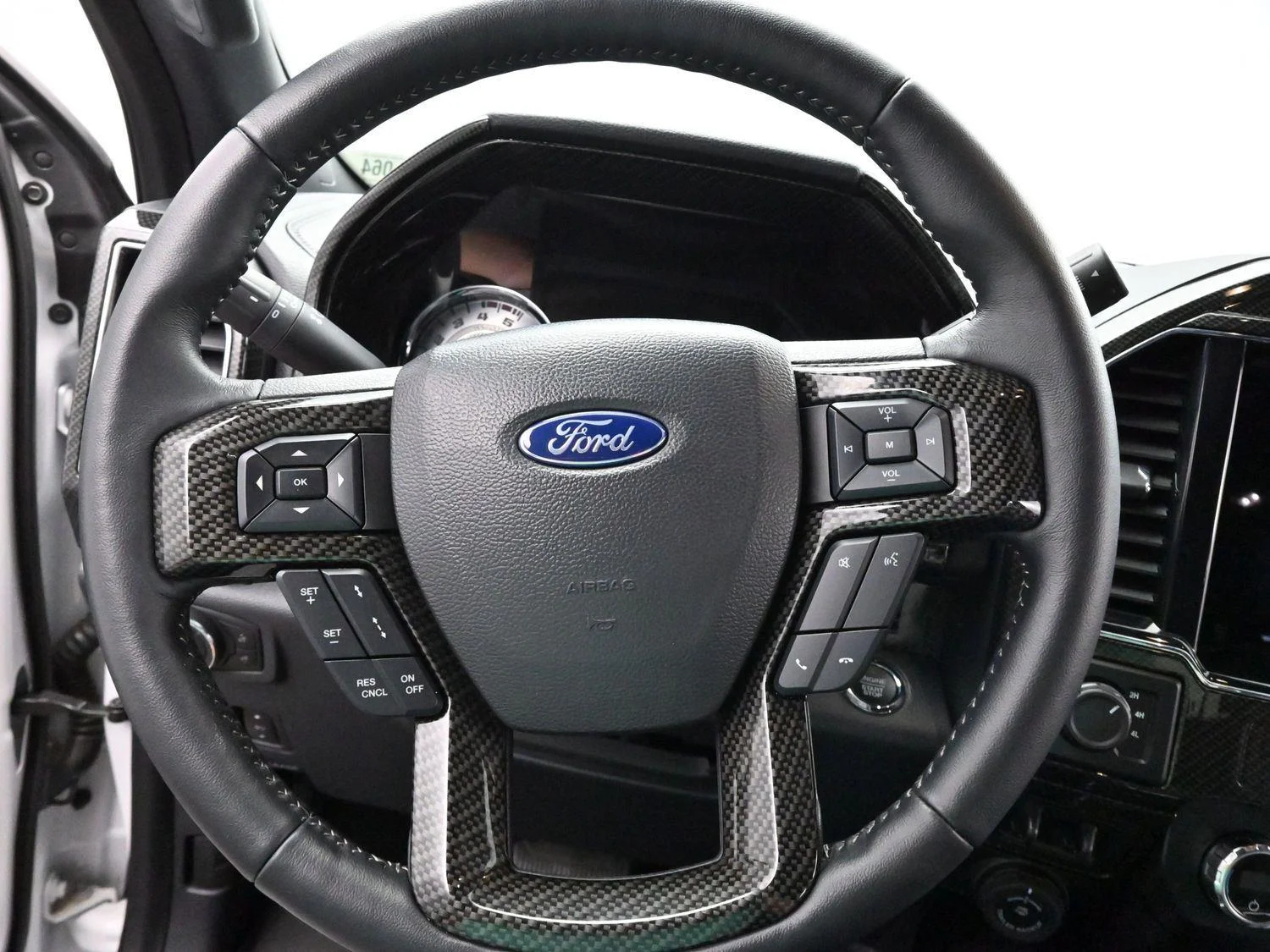 Used 2022 White Ford XL image 18
