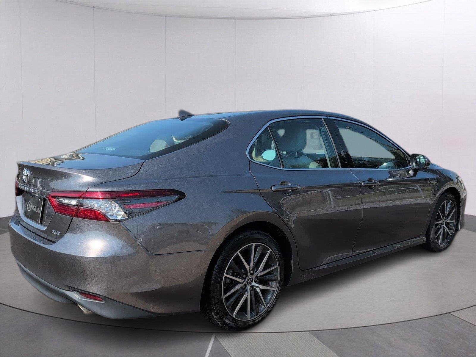Used 2023 Predawn Gray Mica Toyota XLE image 5
