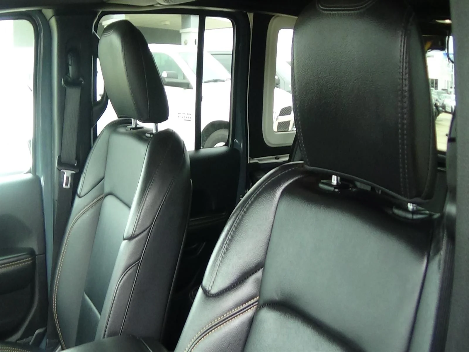 Certified Used 2024 Anvil Clear Coat (pds) Jeep Sahara image 19