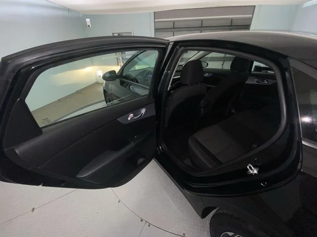 Used 2023 Black Kia LXS image 21