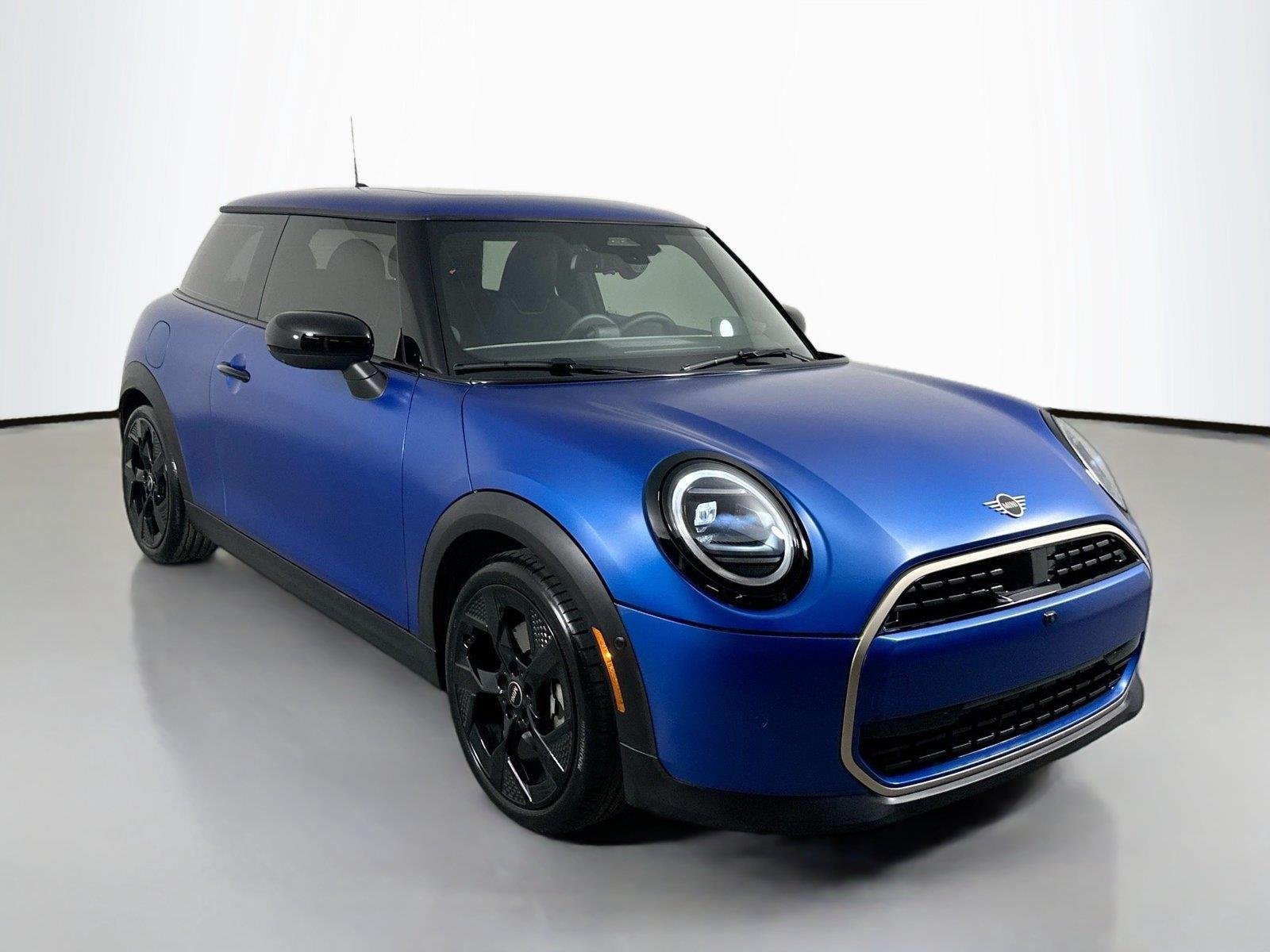 2025 MINI Hardtop 2 Door Base - Photo 3