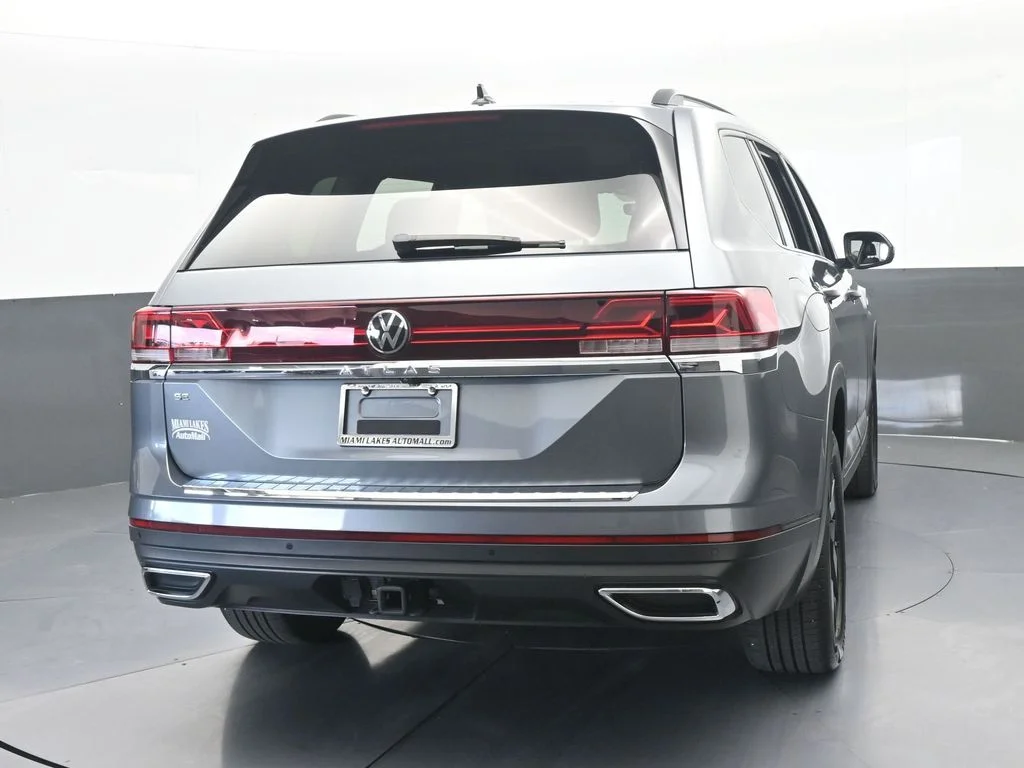 Used 2024 Platinum Gray Metallic Volkswagen 2.0T SE w/Technology image 5