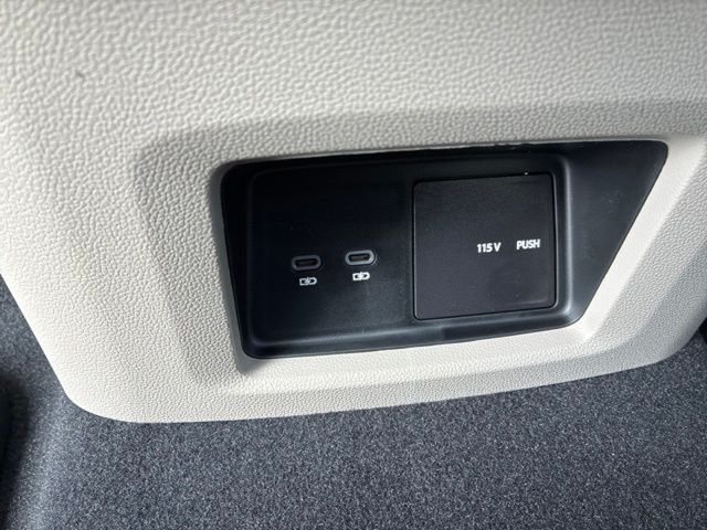 New 2026 Opal White Pearl Volkswagen SE w/Technology image 10