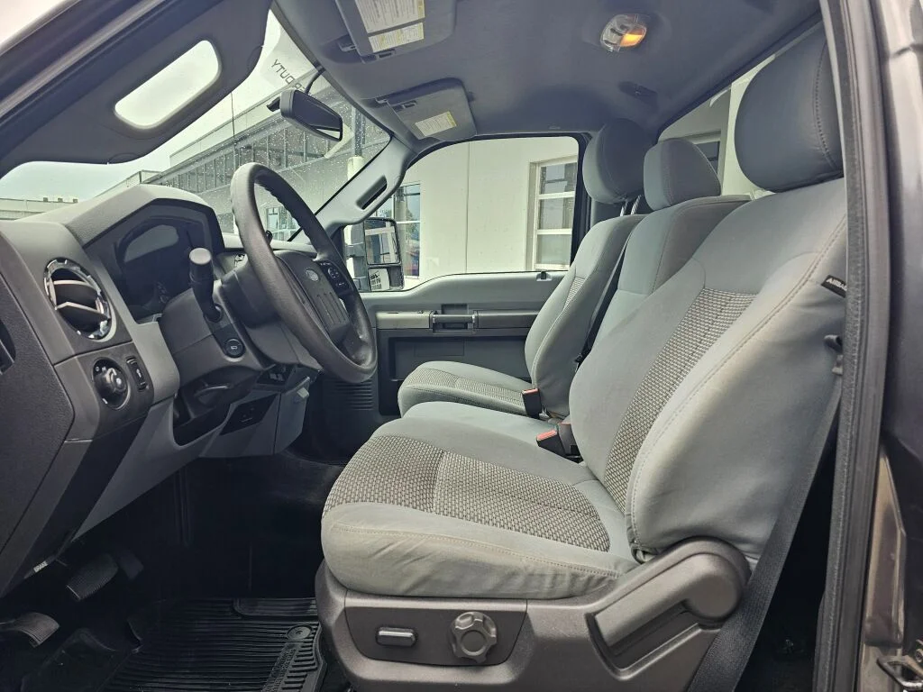Used 2016 Magnetic Metallic Ford XLT image 16