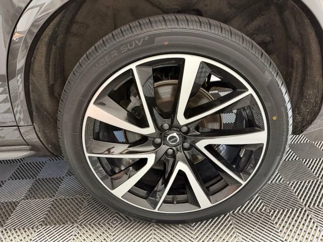 Certified Used 2023 Platinum Gray Metallic Volvo B6 Plus 7-Seater image 46