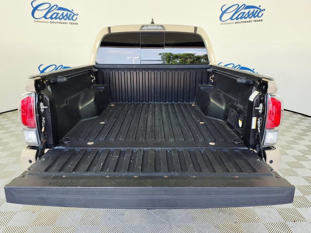 Used 2020 Quicksand Toyota SR5 image 5