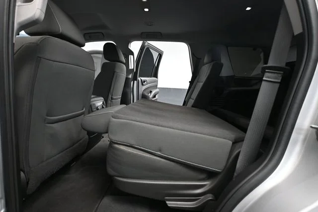 Used 2020 Silver GMC SLE image 33