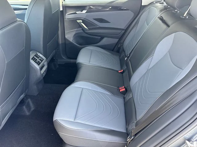 New 2026 Platinum Gray Metallic Volkswagen 2.0T SE image 28