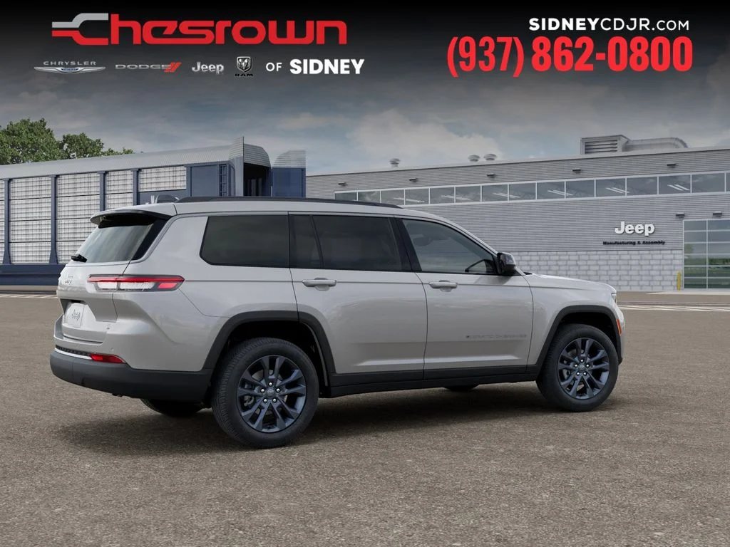 New 2026 Silver Zynith Exterior Paint Jeep Limited image 4