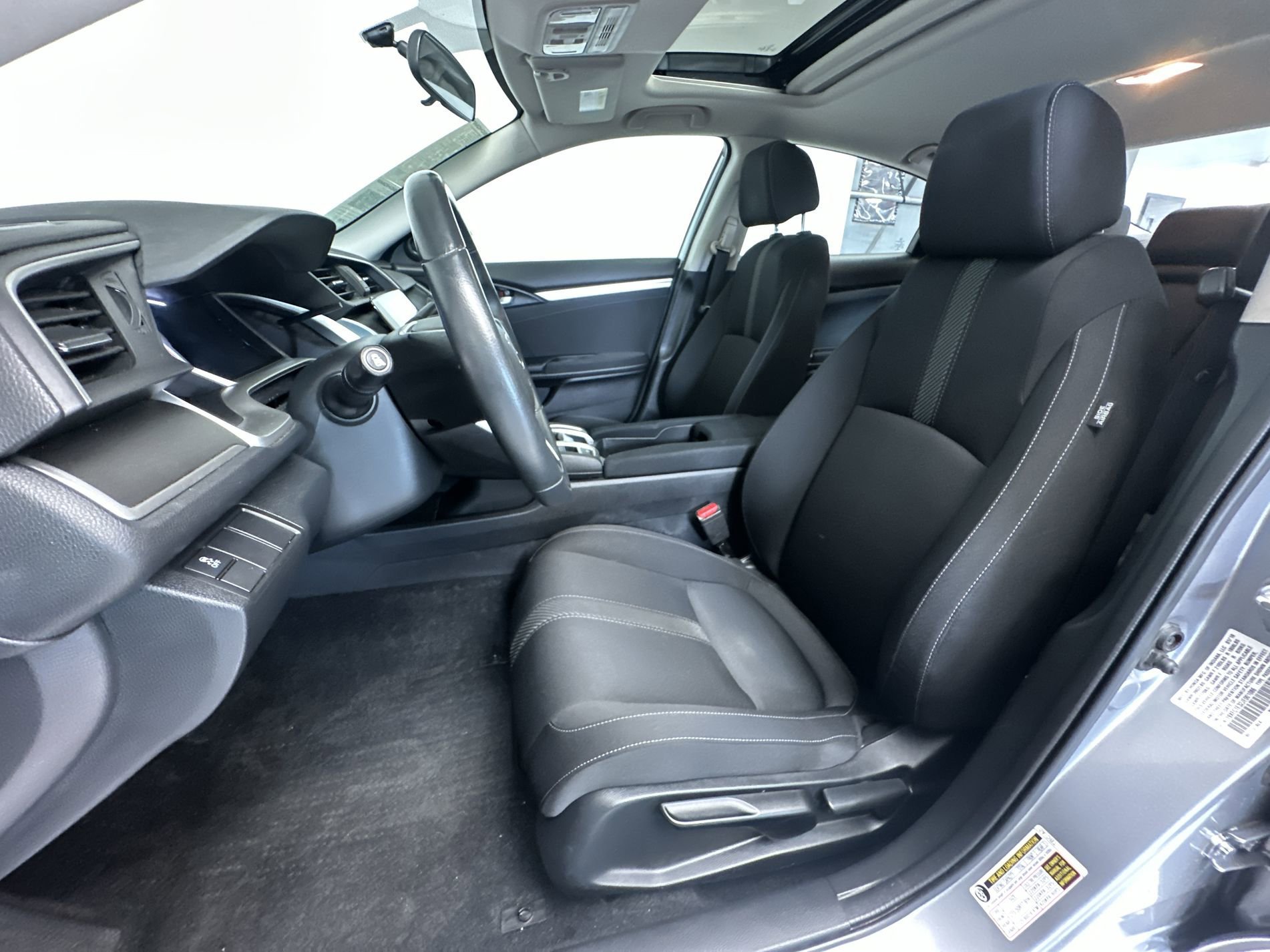 Used 2018 Lunar Silver Metallic Honda EX-T image 12