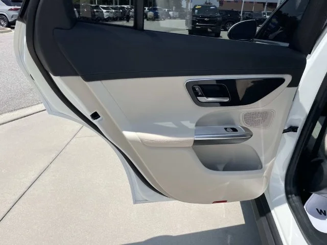 Used 2025 White Mercedes-Benz GLC 300 image 12