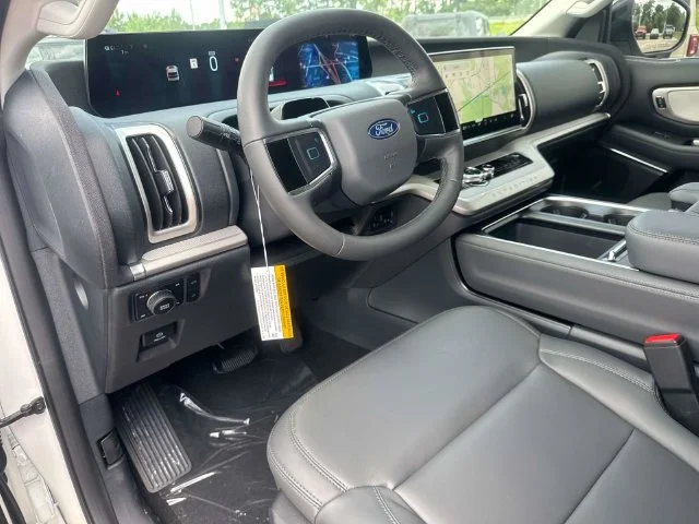 New 2026 Star White Metallic Tri-Coat Ford Active image 21