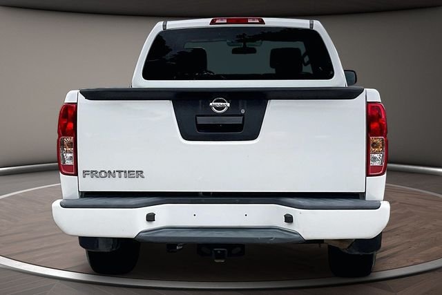Used 2021 White Nissan S image 4