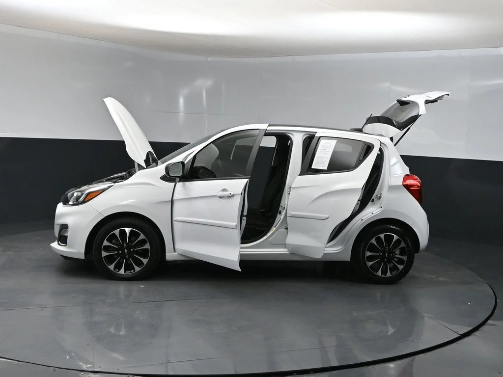 Used 2021 White Chevrolet 1LT image 42