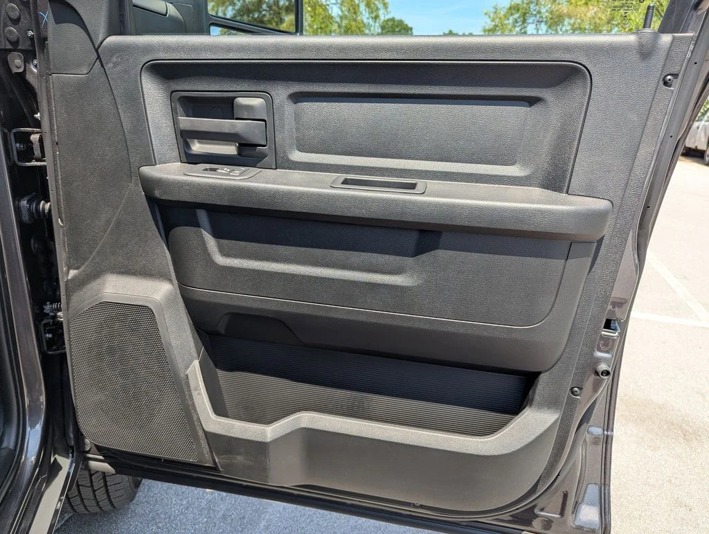 2025 RAM 3500 Tradesman - Photo 33