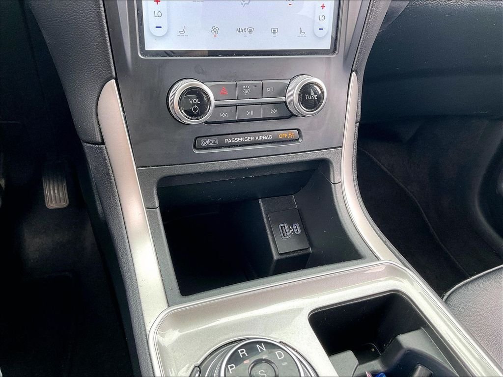 Used 2024 Agate Black Metallic Ford SEL image 24