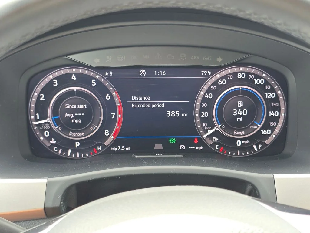 Used 2019 Silver Volkswagen SEL Premium image 36