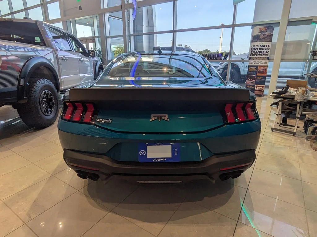 New 2026 Adriatic Blue Metallic Ford GT Premium image 5