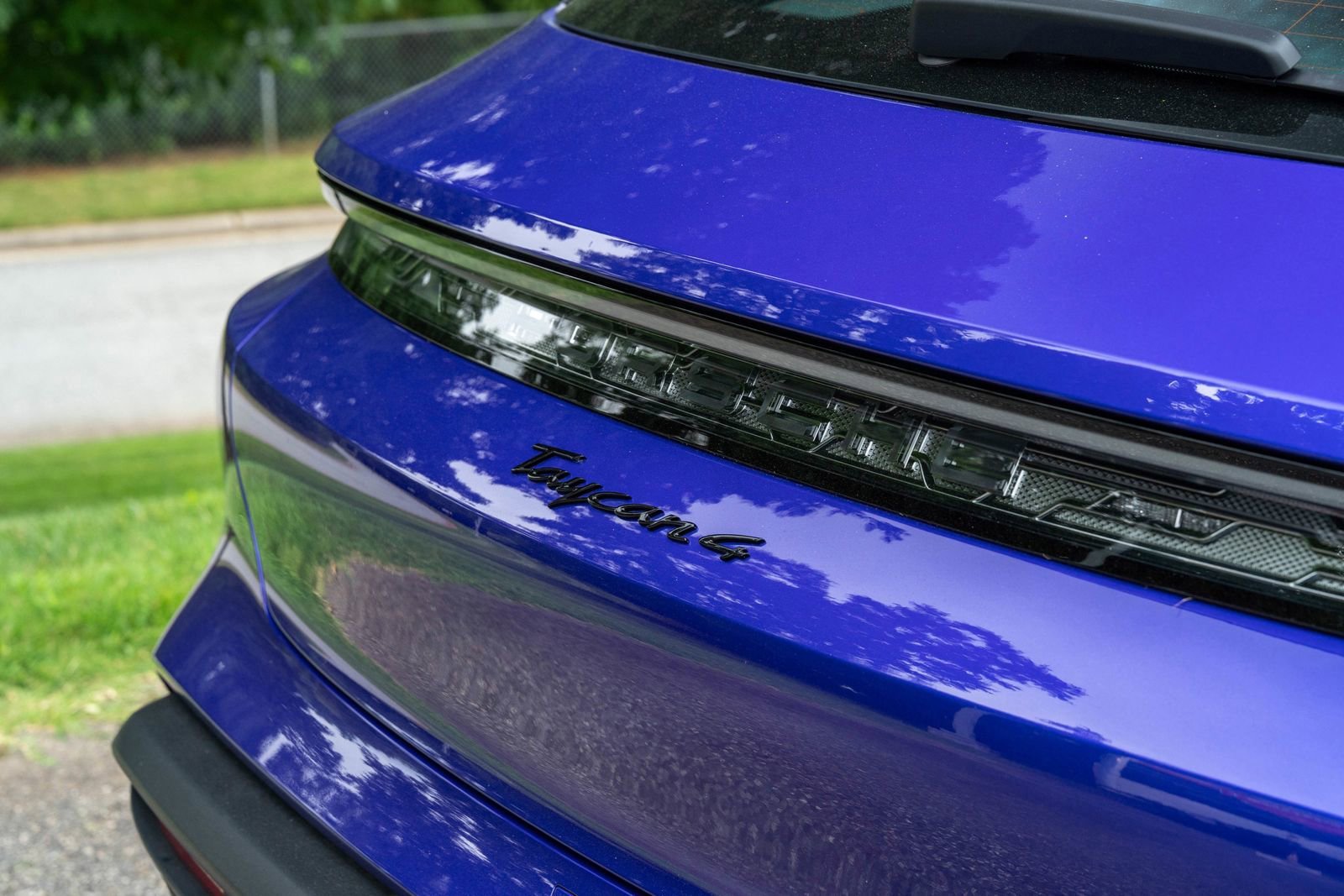 2025 Porsche Taycan Base - Photo 15