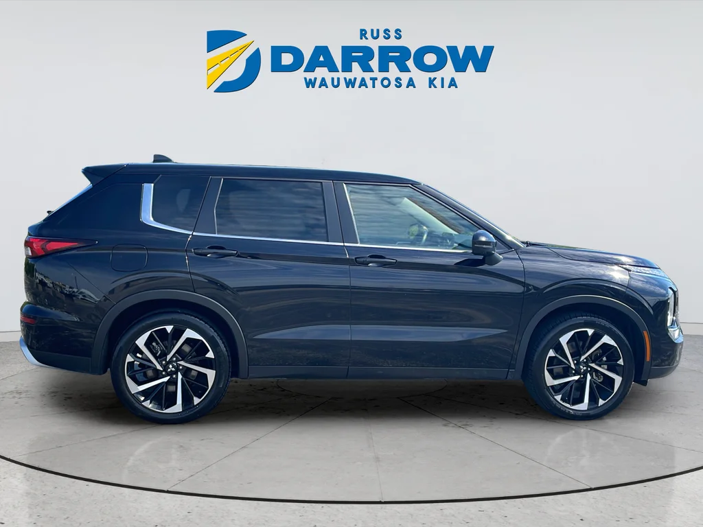 Used 2024 Black Mitsubishi SE image 6