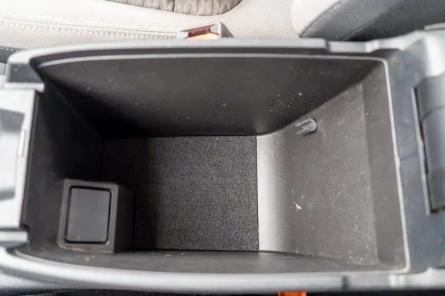 Used 2020 Blue Ford SE image 31