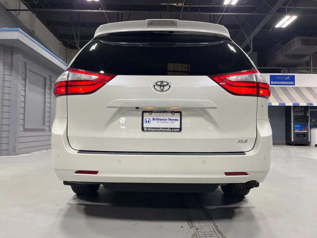 Used 2018 Blizzard Pearl Toyota XLE image 6