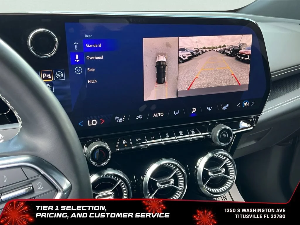Used 2024 Summit White Chevrolet LT image 32