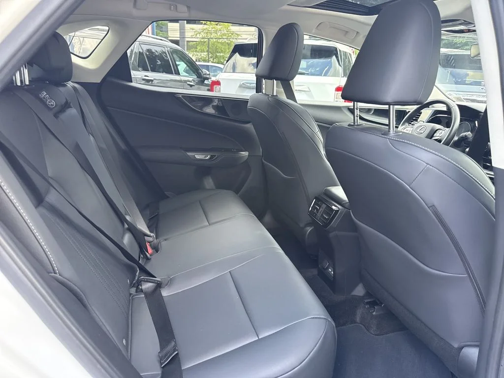 Used 2024 White Lexus 350 Base image 29